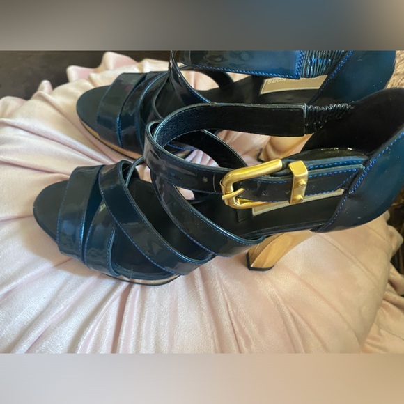 🎀 Made in ITALY Michael Kors Heels Shoes Size 7 M Gorgeous patent leather color - Picture 10 of 12